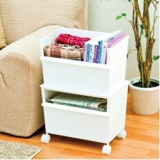 キャスター付きスタッキング収納ケース